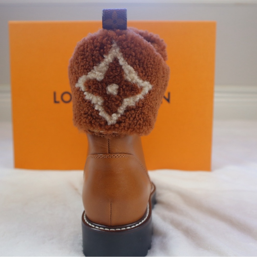 Louis Vuitton Territory Shearling Flat Ranger Boots - Picture 7 of 16